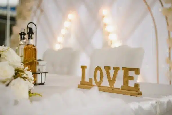 Idées créatives et tendances pour sublimer la décoration de table de mariage