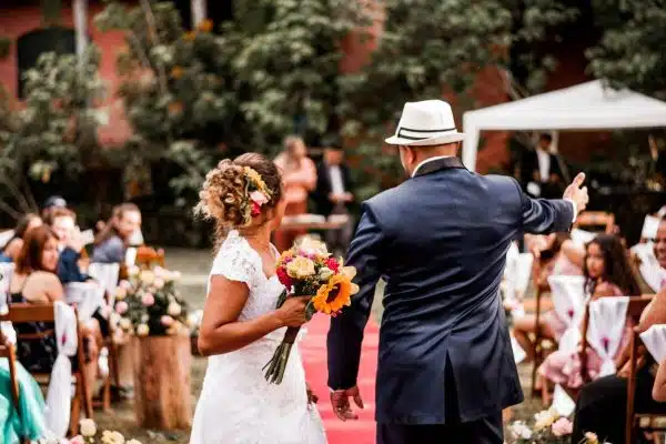 Animations originales pour sublimer votre cérémonie de mariage outdoor : guide ultime