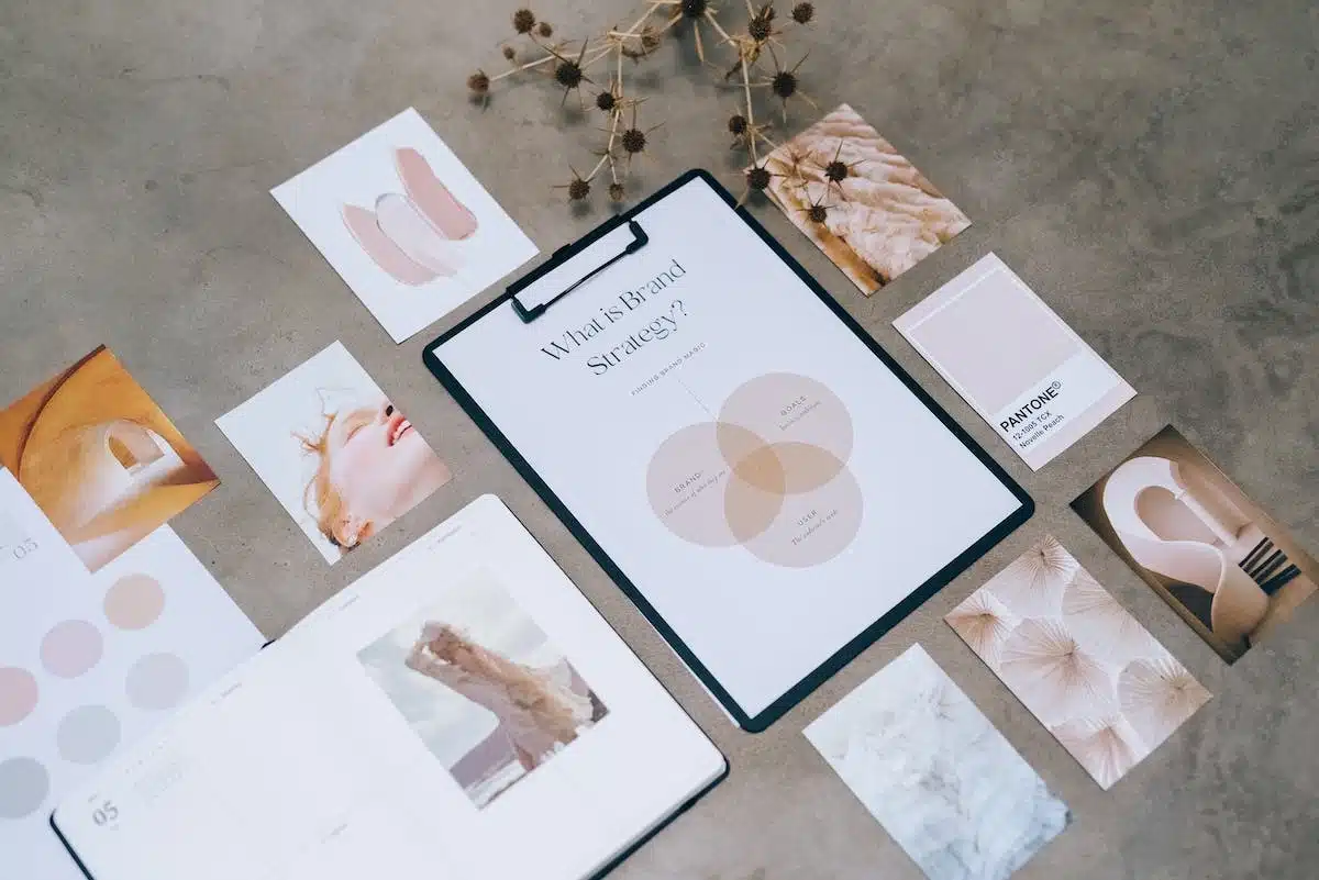 Intégrer la couleur Pantone de l’année dans la décoration de mariage : Guide pratique