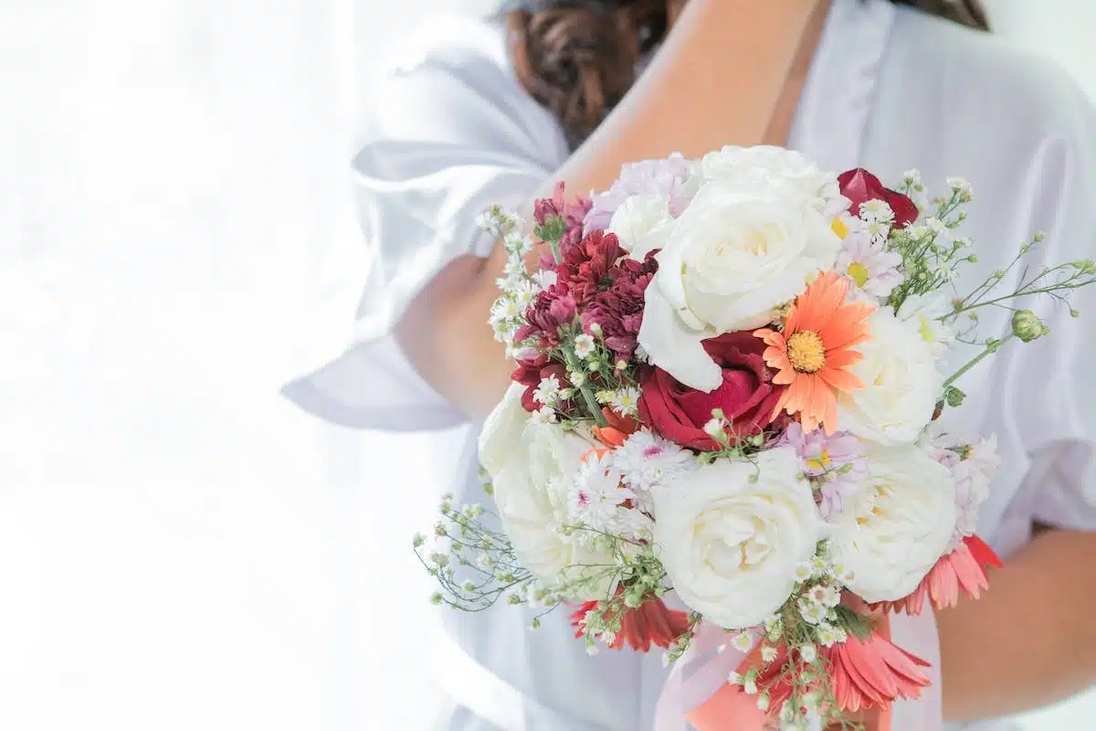 Réalisez un magnifique bouquet de mariée DIY grâce à ces astuces incontournables