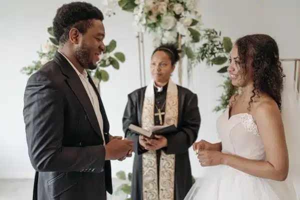Les clés pour rédiger des vœux de mariage touchants et inoubliables