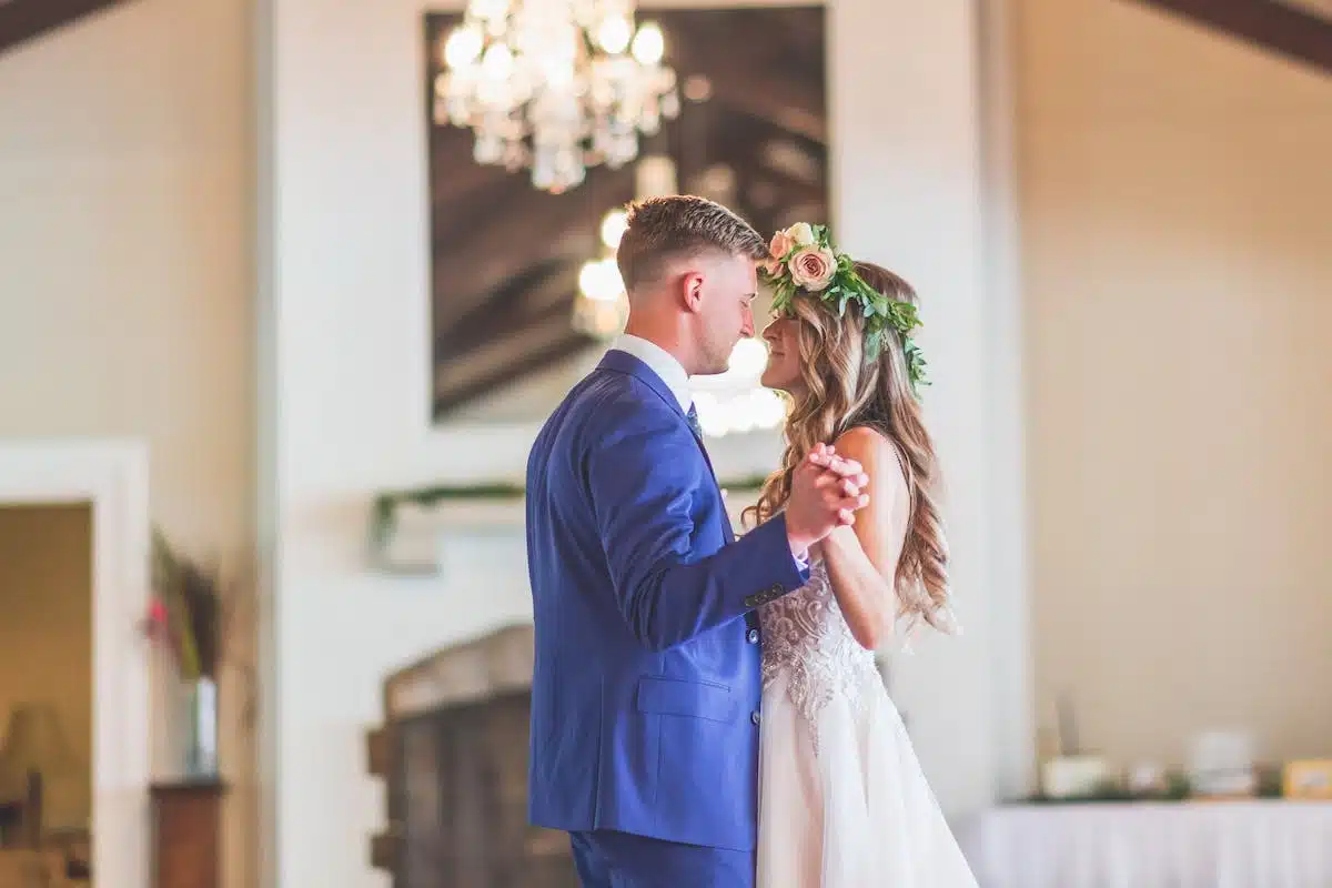 Créer une ambiance festive et dansante inoubliable pour votre soirée de mariage