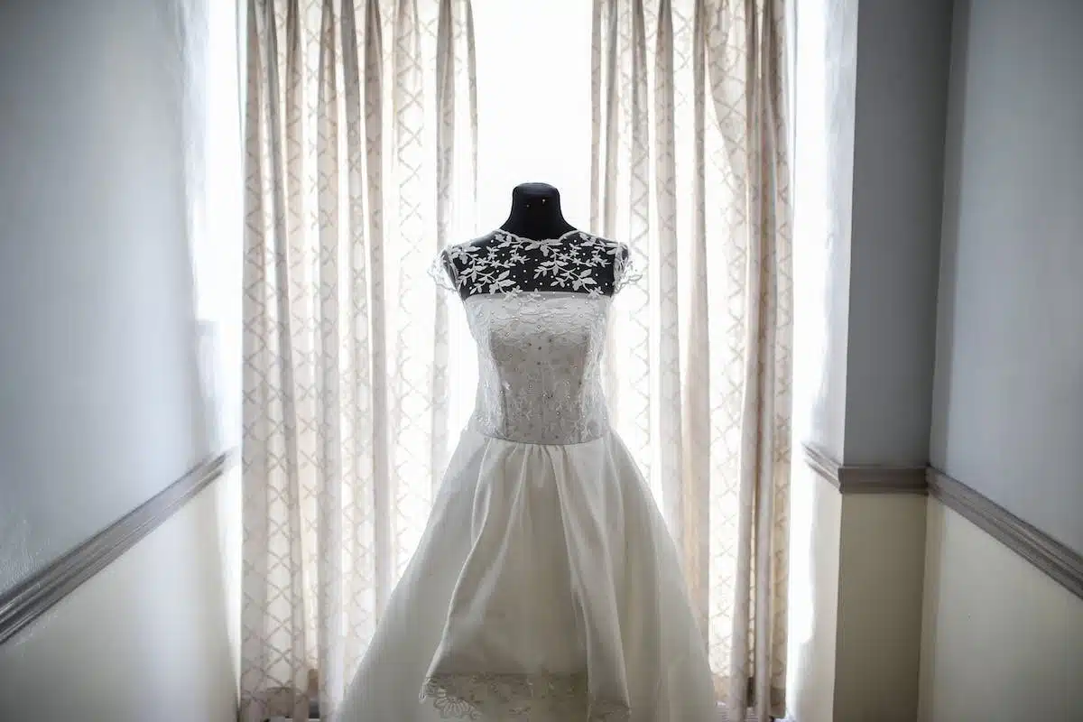 Les tendances incontournables des robes de mariée en vogue aujourd’hui