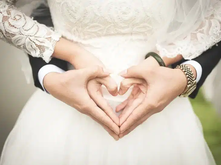 Sublimez votre décoration de mariage avec les couleurs tendances du moment
