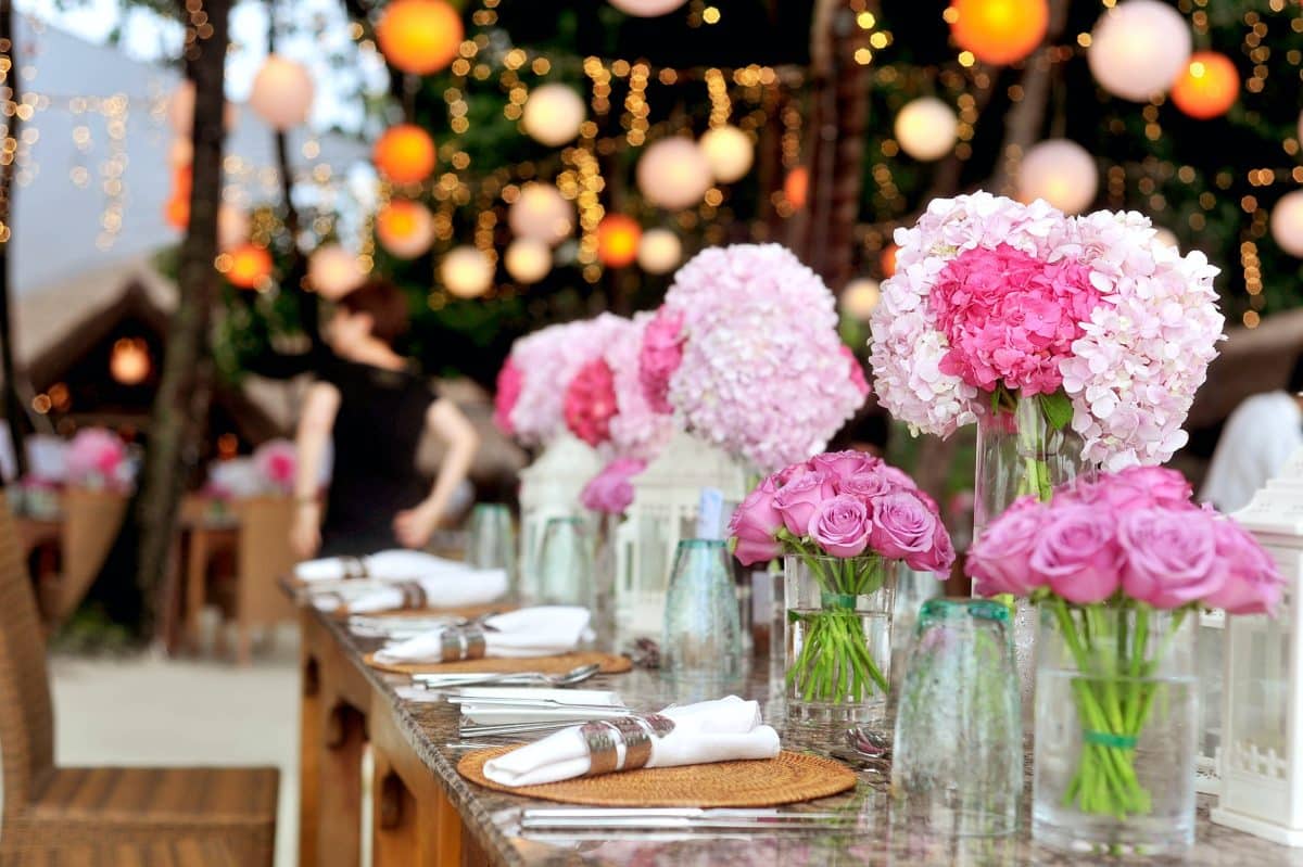 Sublimer votre salle de réception de mariage : conseils et astuces incontournables